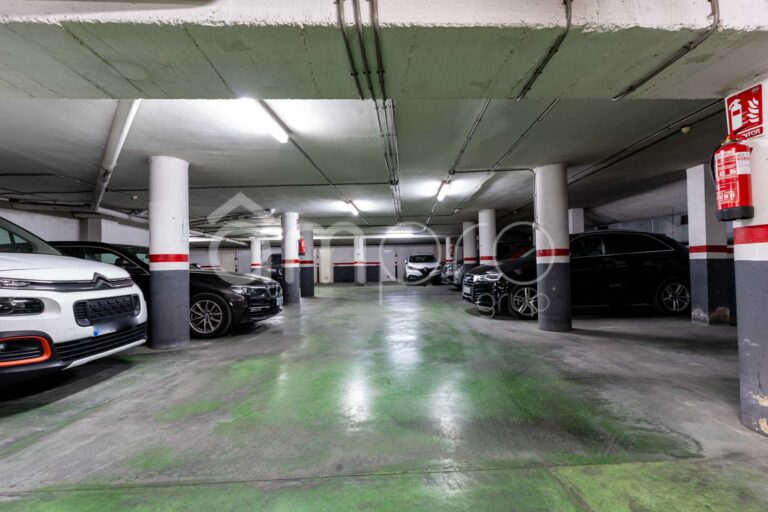 Llot de 38 places d’aparcament i 19 trasters amb rendibilitat | Inversió