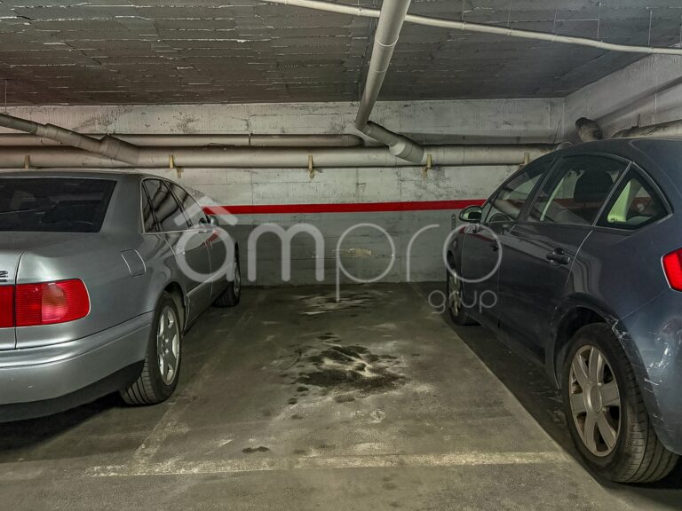 Plaza de parking en Sitges. C. de la Sínia Morera