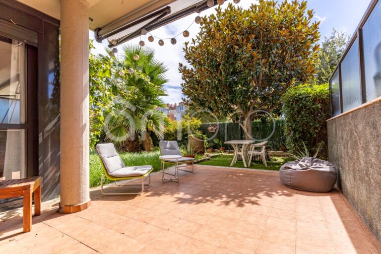 Planta baixa amb jardí de 160 m2